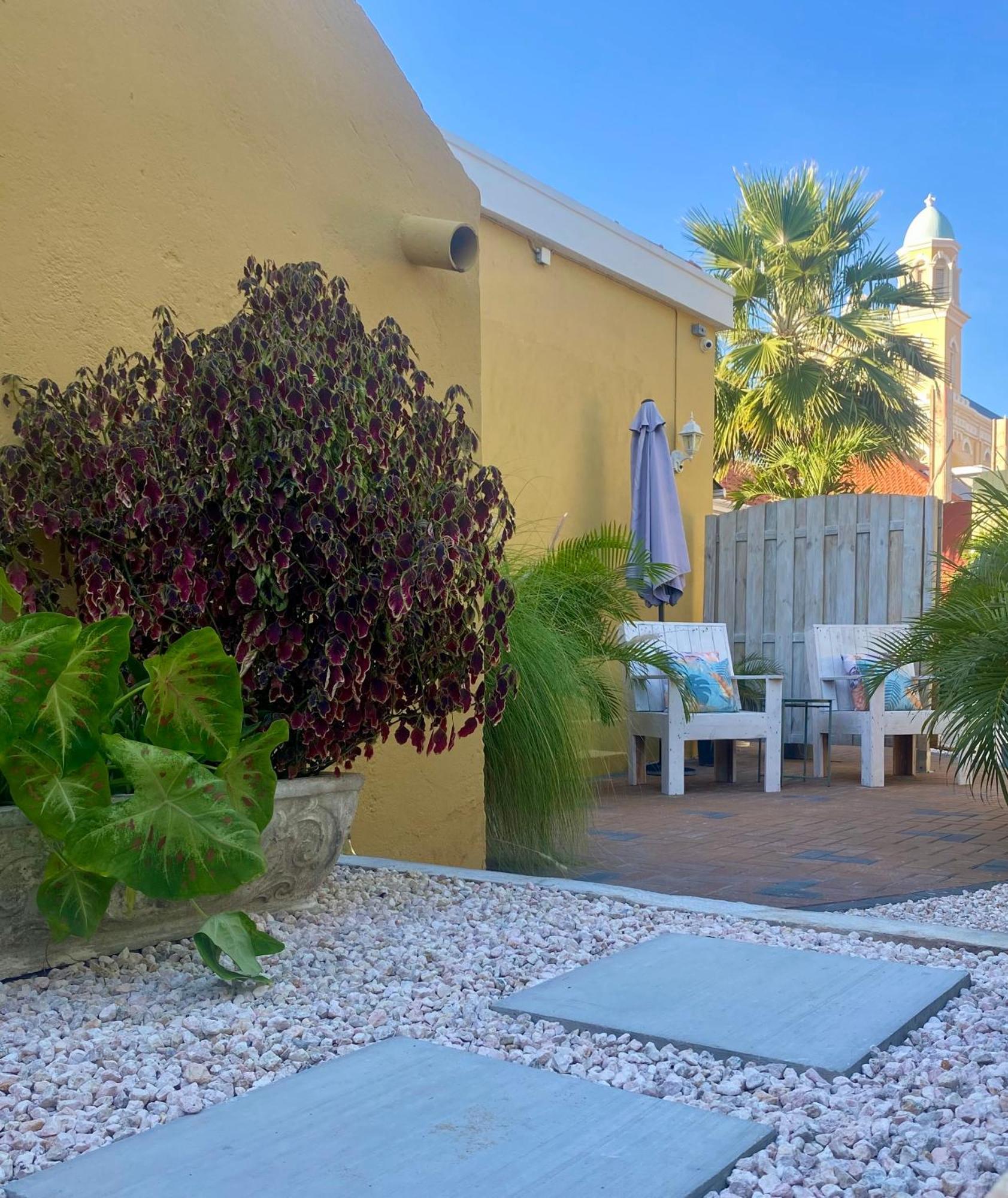 Historic Building The Palm Backyard Studio-Apartment Willemstad, Curacao Feel Home Away From Home Exterior foto
