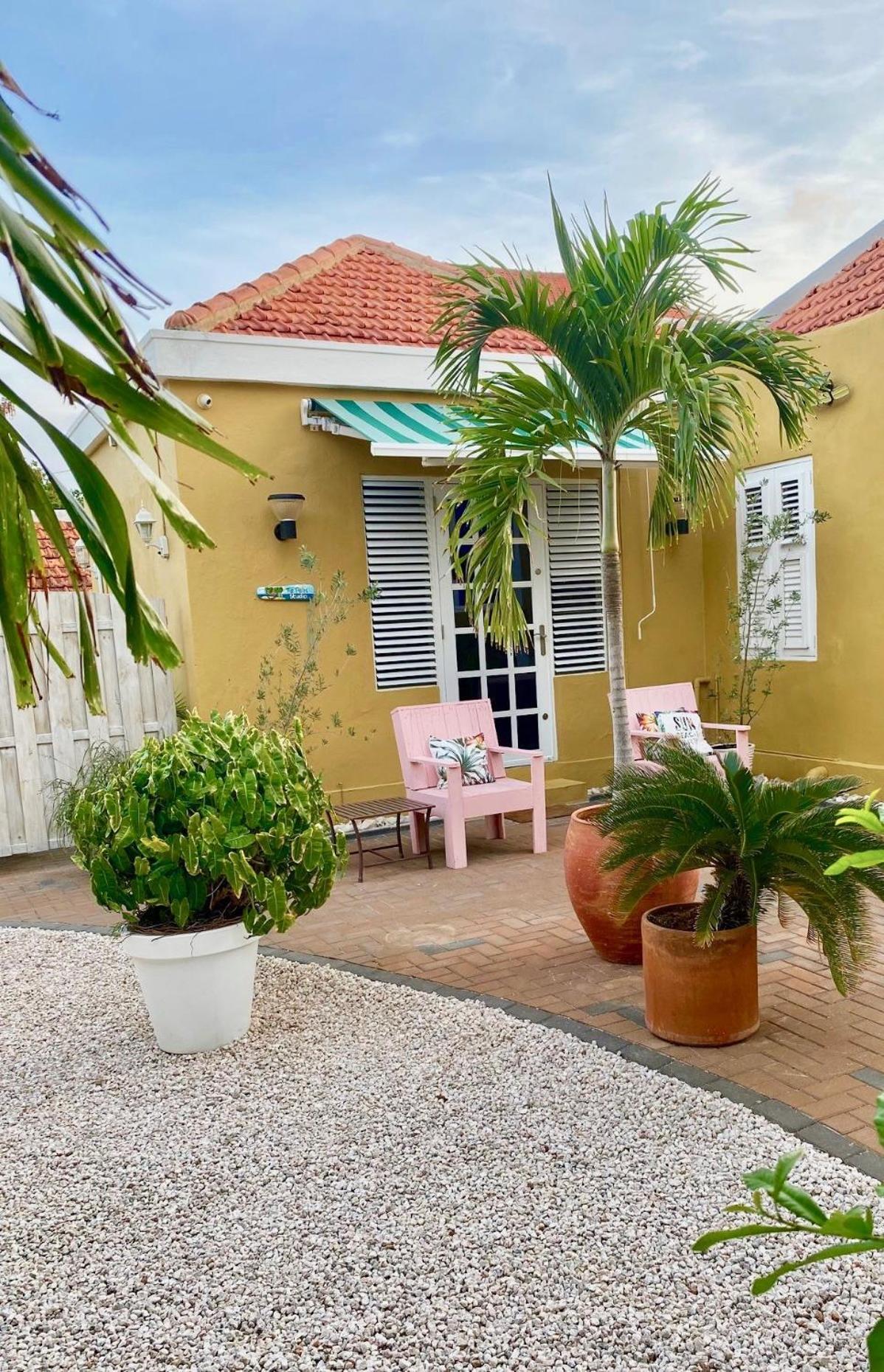 Historic Building The Palm Backyard Studio-Apartment Willemstad, Curacao Feel Home Away From Home Exterior foto